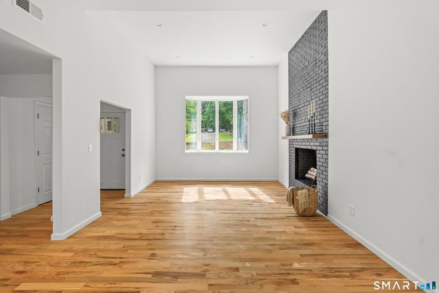 19 Fawn Drive, Woodbridge, CT 06525