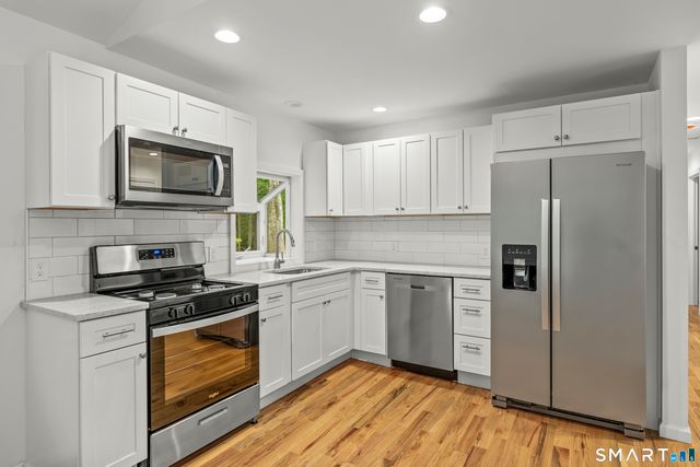 19 Fawn Drive, Woodbridge, CT 06525