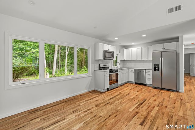 19 Fawn Drive, Woodbridge, CT 06525
