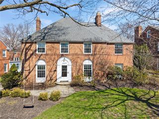 22275 Calverton Road, Shaker Heights, OH 44122