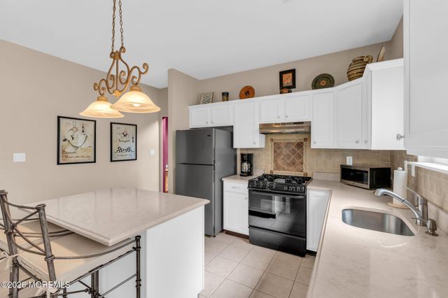 41 Provence Drive, Manchester, NJ 08759