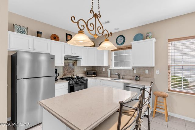41 Provence Drive, Manchester, NJ 08759