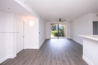8050 N Nob Hill Road 106, Tamarac, FL 33321