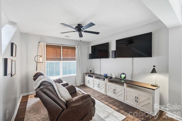 546 River View Drive, Lowell, NC 28098