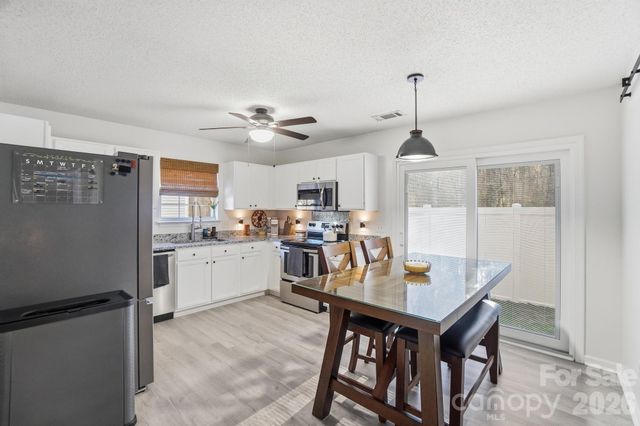 546 River View Drive, Lowell, NC 28098