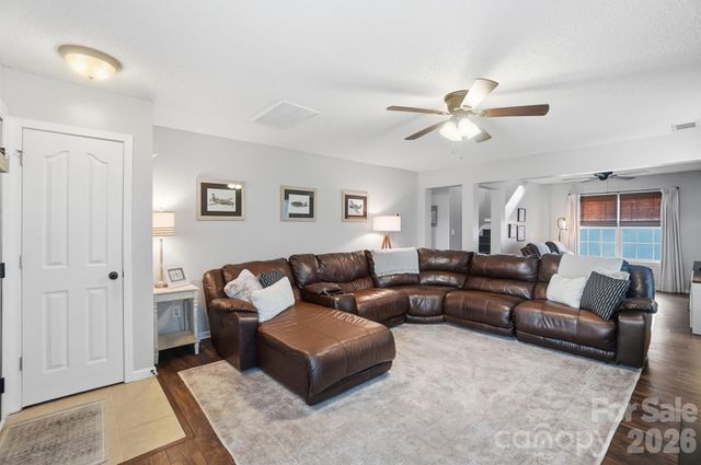 546 River View Drive, Lowell, NC 28098