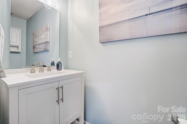 546 River View Drive, Lowell, NC 28098