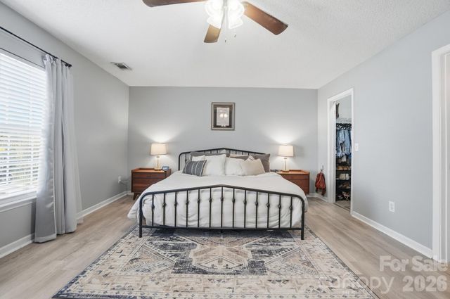 546 River View Drive, Lowell, NC 28098