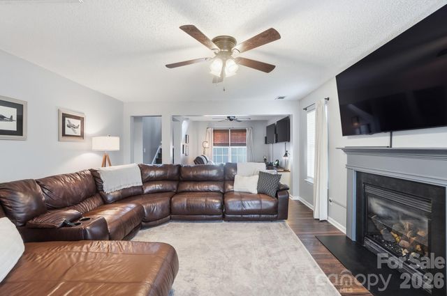 546 River View Drive, Lowell, NC 28098