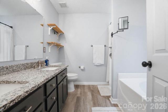 546 River View Drive, Lowell, NC 28098