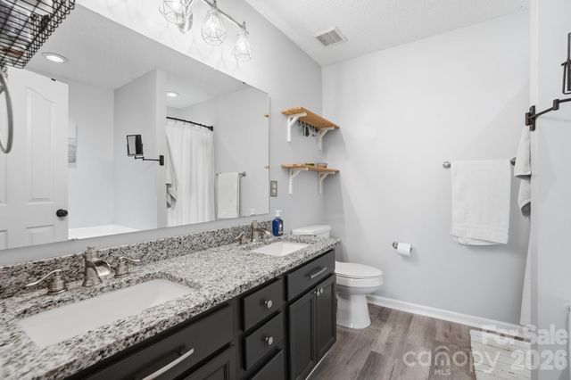 546 River View Drive, Lowell, NC 28098