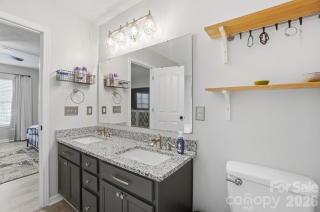 546 River View Drive, Lowell, NC 28098