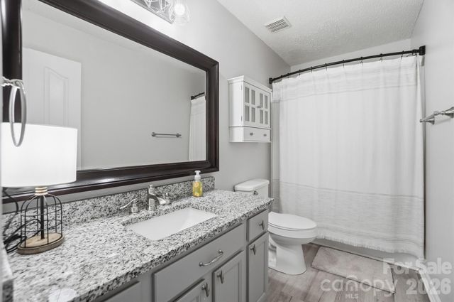 546 River View Drive, Lowell, NC 28098