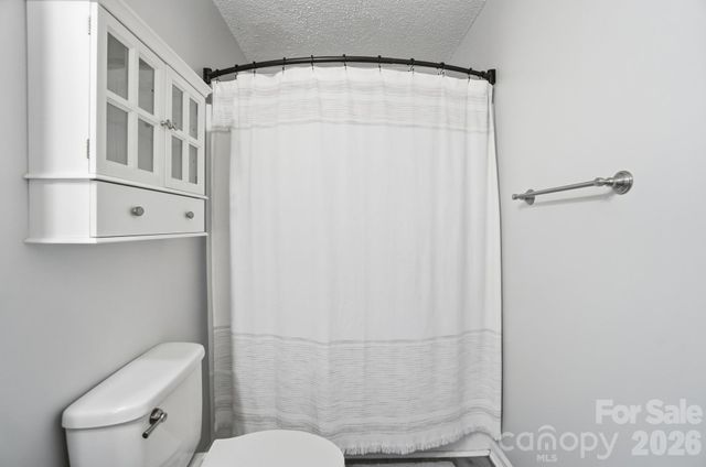 546 River View Drive, Lowell, NC 28098