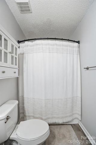 546 River View Drive, Lowell, NC 28098