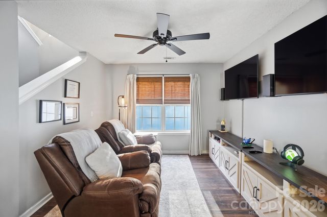 546 River View Drive, Lowell, NC 28098