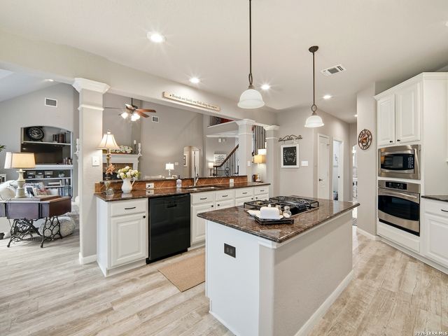 3207 LIMESTONE TRAIL, San Antonio, TX 78253