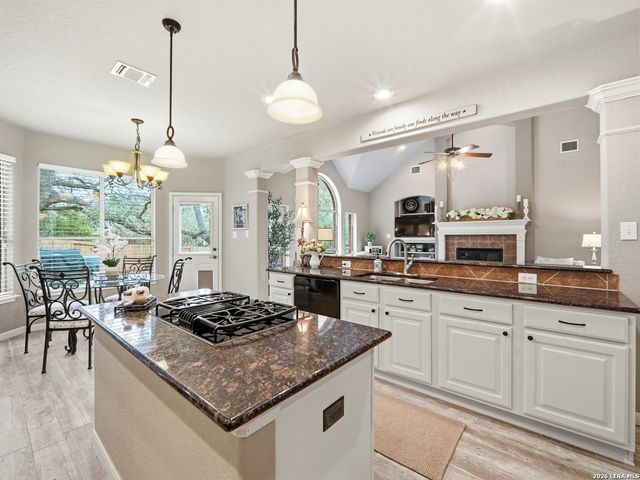 3207 LIMESTONE TRAIL, San Antonio, TX 78253