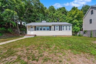 28 Hayes Ave, Lowell, MA 01854