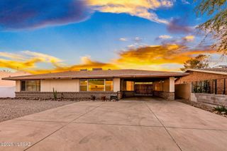 933 N Columbus Boulevard, Tucson, AZ 85711