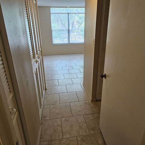3690 INVERRARY Drive 2Y, Lauderhill, FL 33319