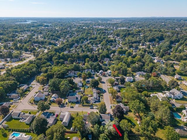 10 Donegal Circle, Danvers, MA 01923