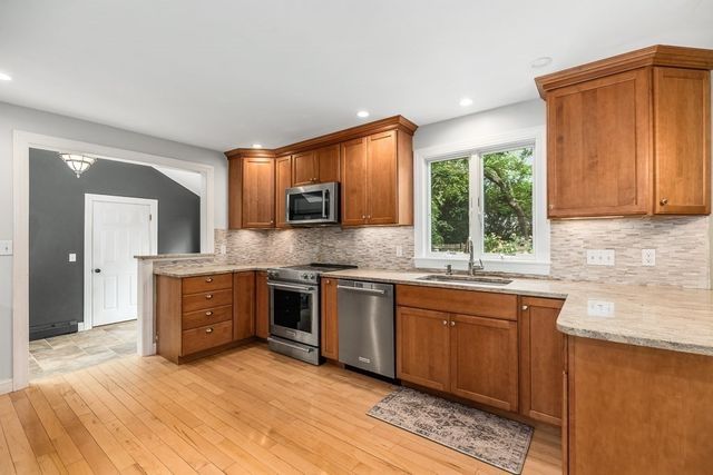 10 Donegal Circle, Danvers, MA 01923