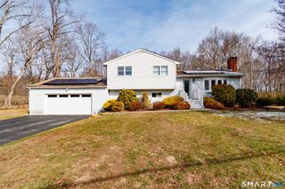 33 Ryegate Terrace, Monroe, CT 06468