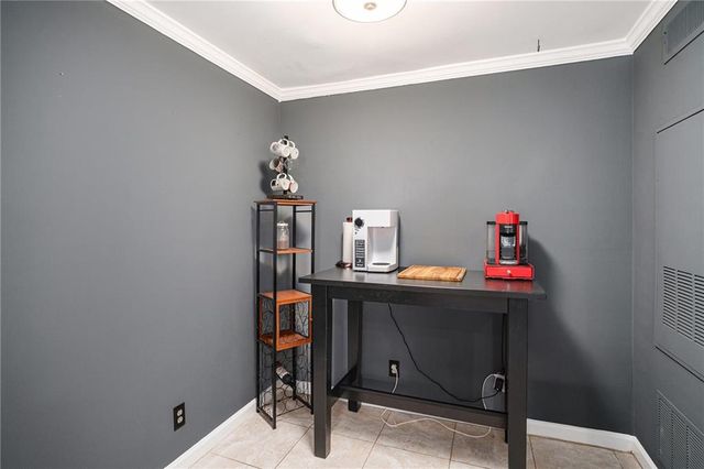 2232 Dunseath NW Avenue 204, Atlanta, GA 30318