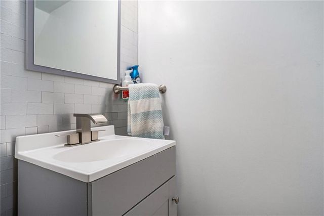 2232 Dunseath NW Avenue 204, Atlanta, GA 30318