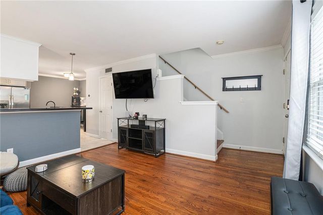 2232 Dunseath NW Avenue 204, Atlanta, GA 30318