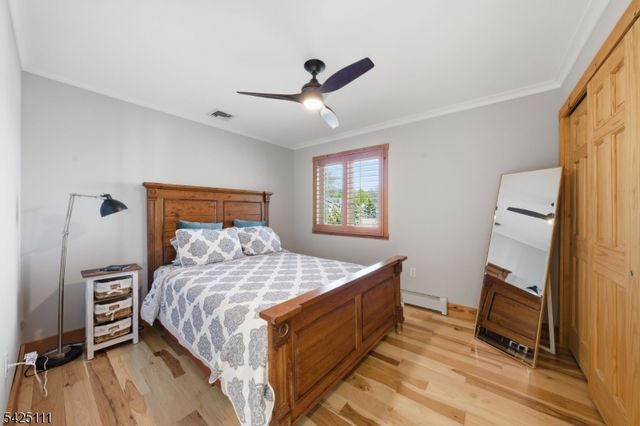 105 Maxim Dr, Hopatcong Boro, NJ 07843