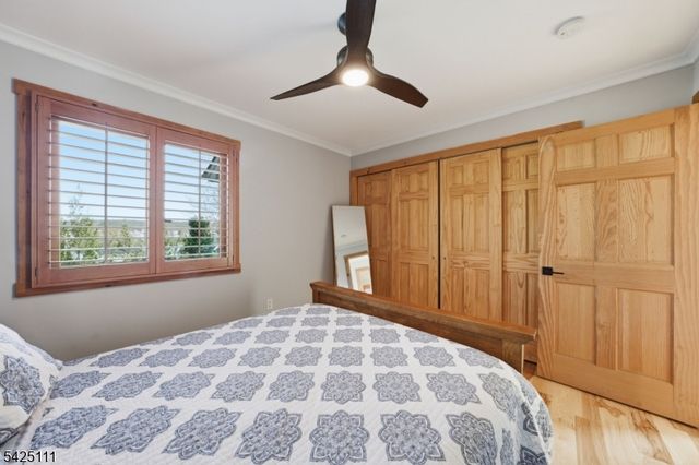 105 Maxim Dr, Hopatcong Boro, NJ 07843