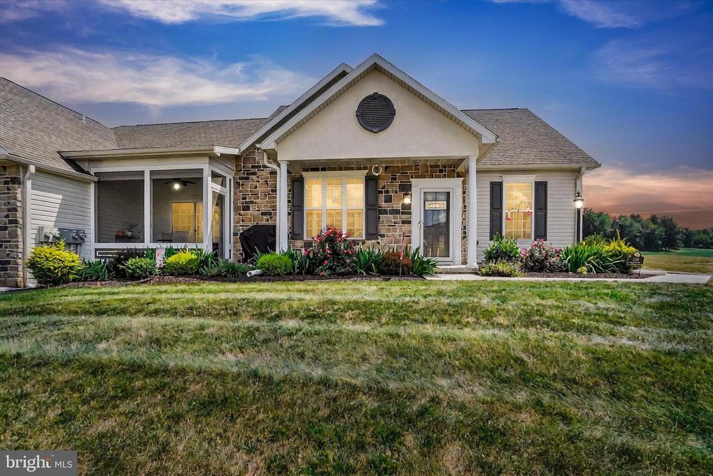 218 DOLOMITE DR #9B, York, PA 17408