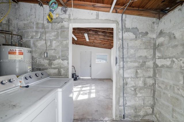 1400 NE 43rd Ct, Pompano Beach, FL 33064