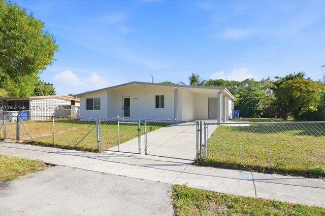 1400 NE 43rd Ct, Pompano Beach, FL 33064