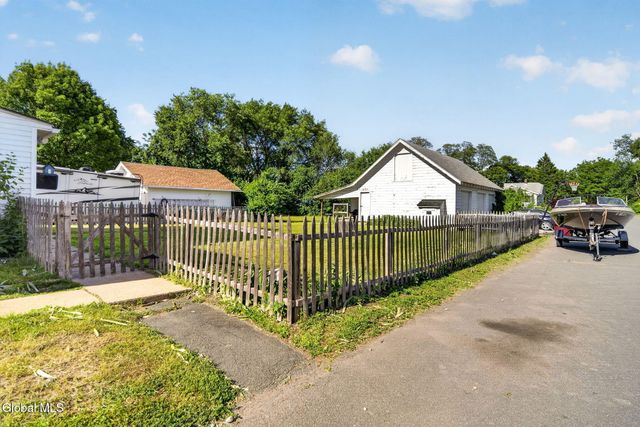 1374 Helderberg Avenue, Rotterdam, NY 12306