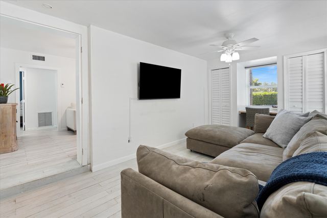 543 NE 3rd Avenue, Delray Beach, FL 33444