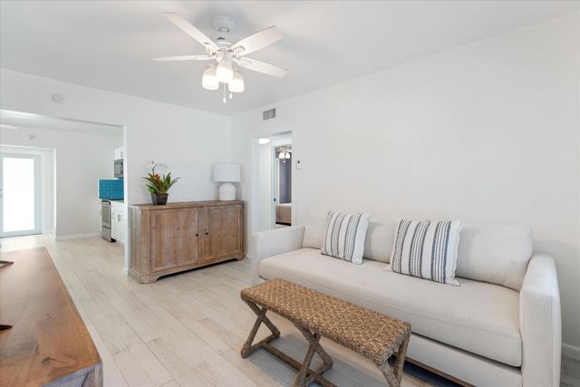 543 NE 3rd Avenue, Delray Beach, FL 33444