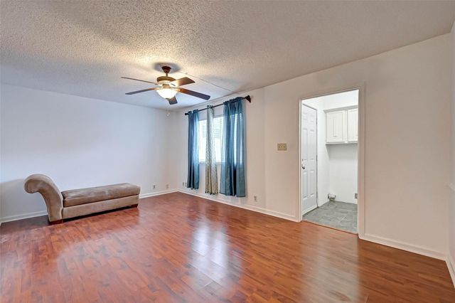 8101 Amelia Road 206, Houston, TX 77055