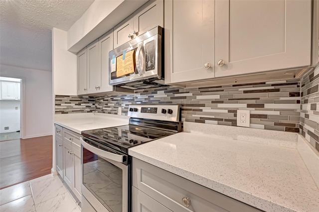 8101 Amelia Road 206, Houston, TX 77055