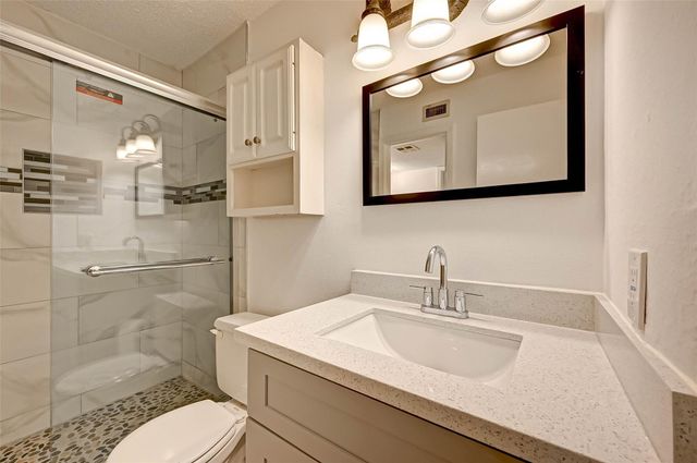 8101 Amelia Road 206, Houston, TX 77055