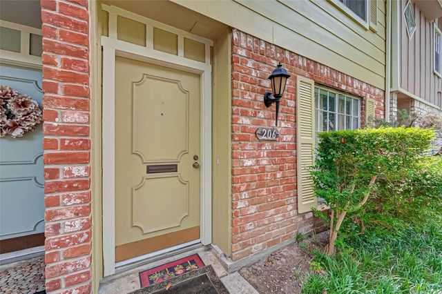 8101 Amelia Road 206, Houston, TX 77055