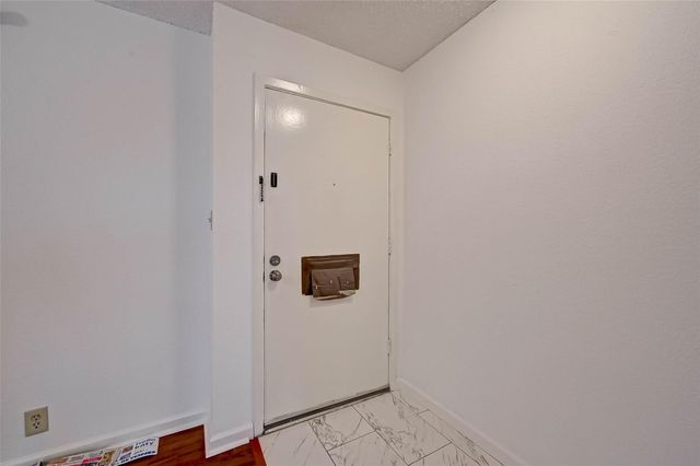 8101 Amelia Road 206, Houston, TX 77055