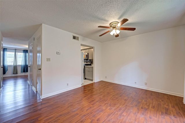 8101 Amelia Road 206, Houston, TX 77055