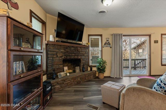 11804 Dogwood Drive, Garfield, AR 72732