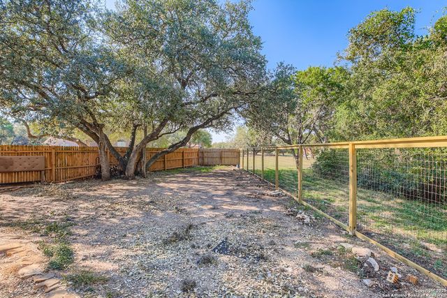 13607 Windy Creek, Helotes, TX 78023