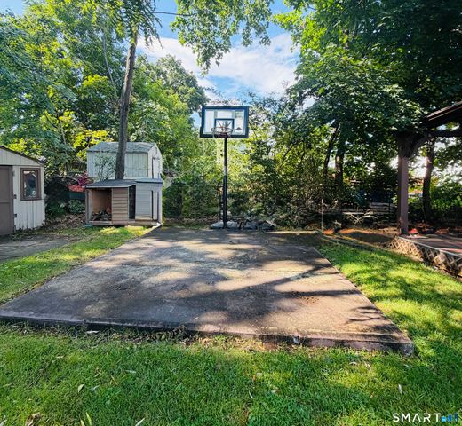21 Whitman Street, New Britain, CT 06051
