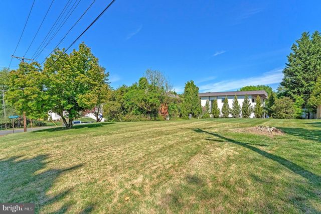 1805 DUMBARTON ST, Mclean, VA 22101