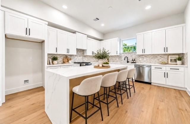4532 Creekmont Drive, Houston, TX 77091